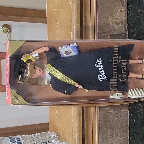 1999 Mattel Barbie Doll Millennium Graduate Girl - Picture 2 of 8